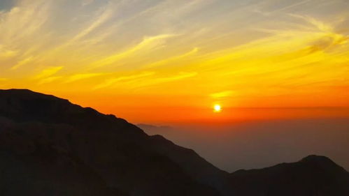 云巔朝圣 十一月武功山金色草甸徒步紀行